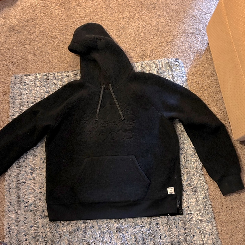 Roots warm extra fluffy furry Sherpa style material black hoodie side zipper
